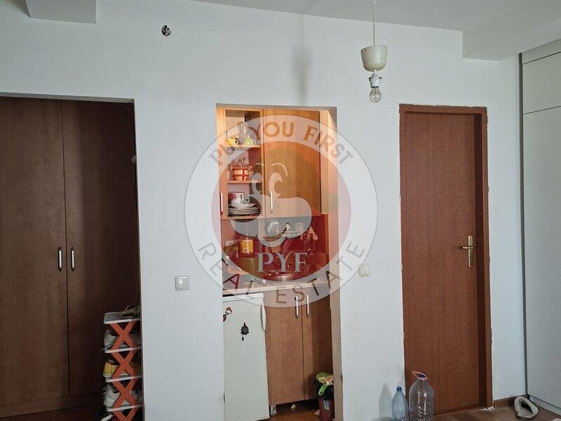 Facultatea artelor | Studio | 44mp | Semidec | B12089